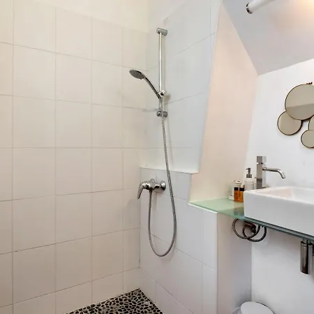 Cozy In With Heating Facility Apartment