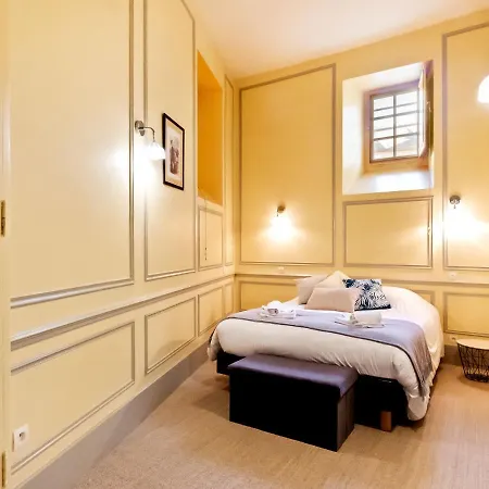 Apartment Cozy In With Heating Facility *