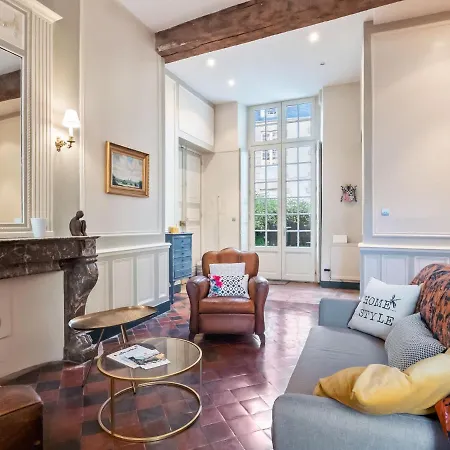 Cozy In With Heating Facility Apartment